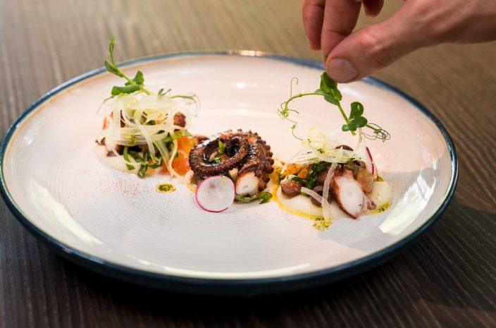 grilled-octopus-with-orange-potato-and-salmoriglio_the-cliff