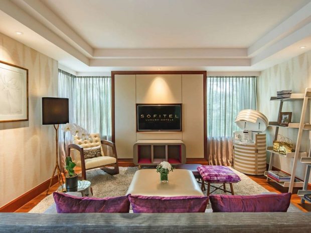prestige-suite-living-room