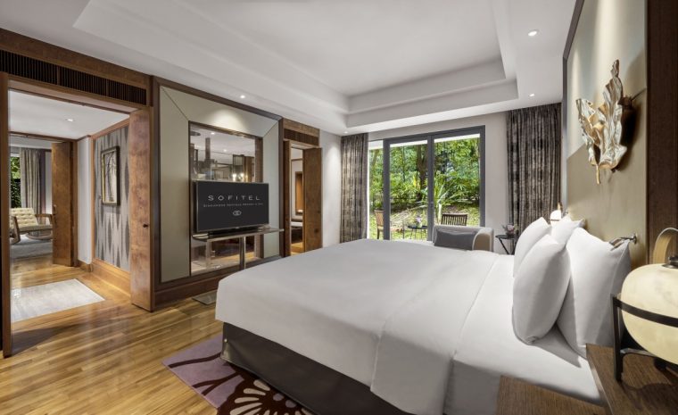 skcbc-prestige-suite-with-balcony-1-king-size-bed-separate-bedroom-and-living-area-bed-room-view